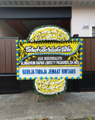 Papan Bunga Duka di Padang Bolak Tenggara